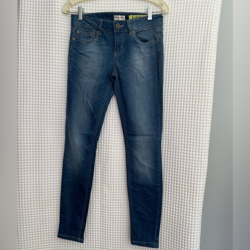 INDIGO REIN Skinny jeggings. Junior size 9.